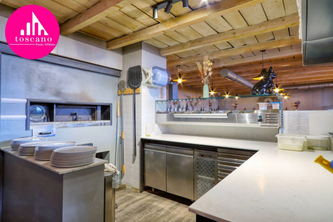 Attività commerciale in vendita a Luino