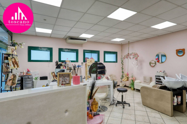 Locale commerciale in vendita a Marchirolo