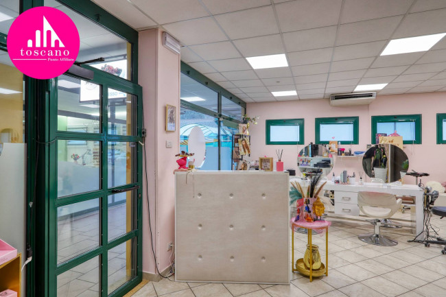 Locale commerciale in vendita a Marchirolo