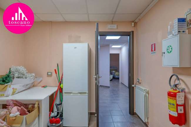 Locale commerciale in vendita a Marchirolo