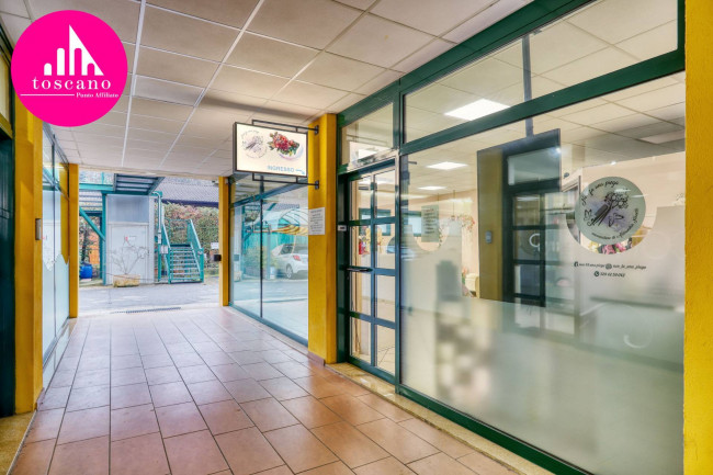 Locale commerciale in vendita a Marchirolo