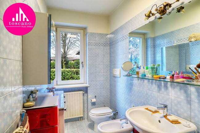 Villa in vendita a Besano