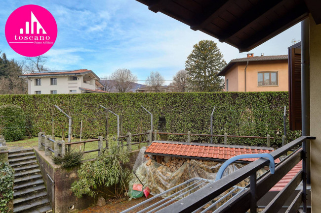 Villa in vendita a Besano