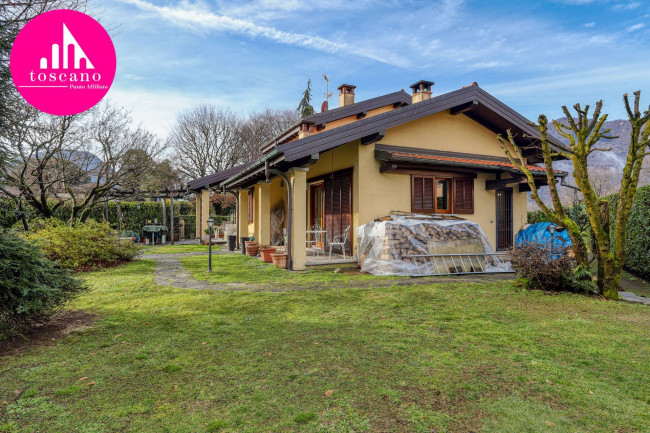 Villa in vendita a Besano