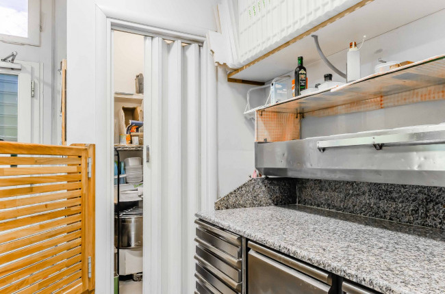 Attività commerciale in vendita a Besano