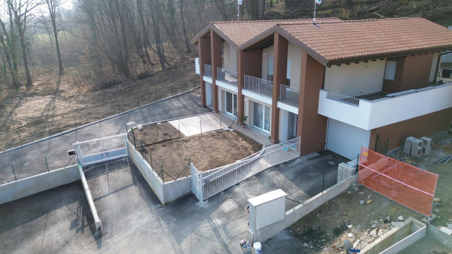 Villa in vendita a Lavena Ponte Tresa