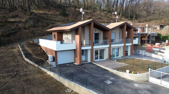 Villa in vendita a Lavena Ponte Tresa