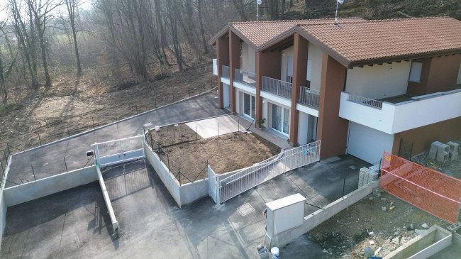 Villa in vendita a Lavena Ponte Tresa