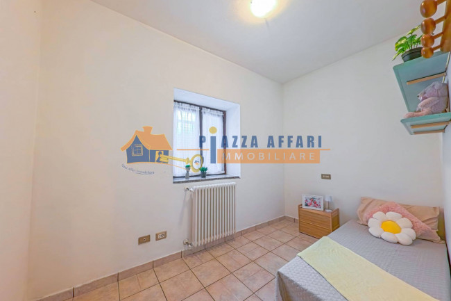 Appartamento in vendita a Caronno Varesino