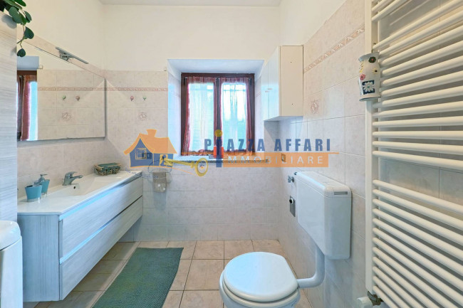 Appartamento in vendita a Caronno Varesino