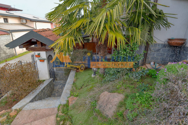 Villa in vendita a Carnago