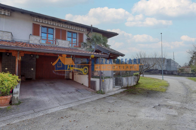 Villa in vendita a Carnago