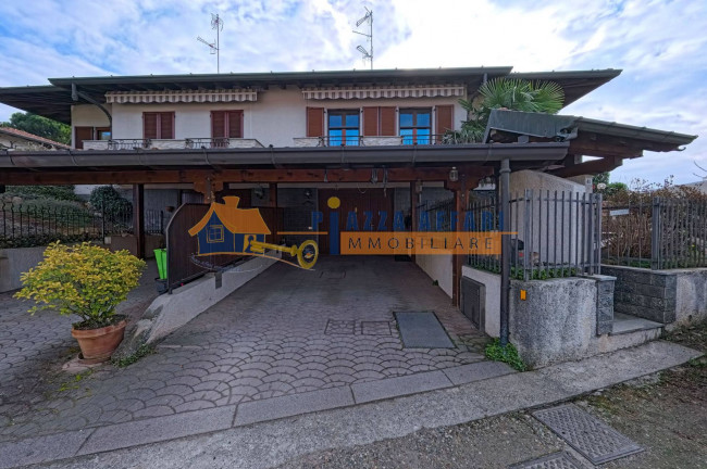 Villa in vendita a Carnago