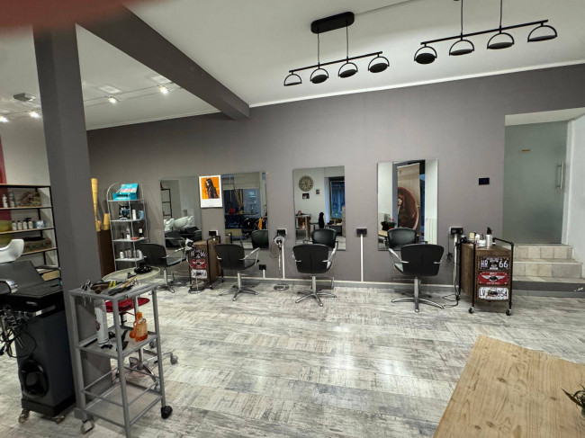 Locale commerciale in vendita a Cunardo