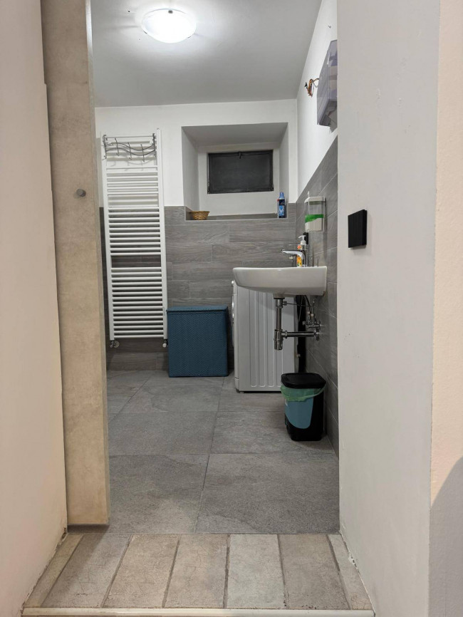 Locale commerciale in vendita a Cunardo