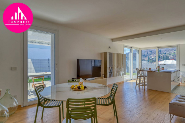 Villa in vendita a Marchirolo