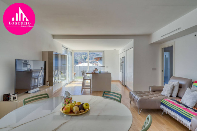 Villa in vendita a Marchirolo