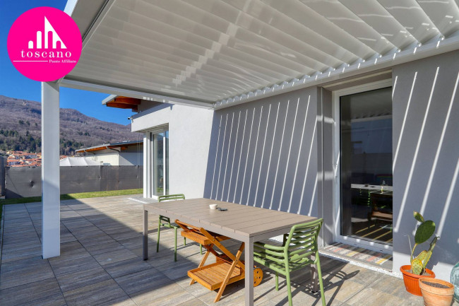 Villa in vendita a Marchirolo