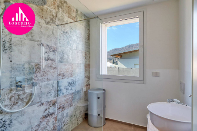 Villa in vendita a Marchirolo