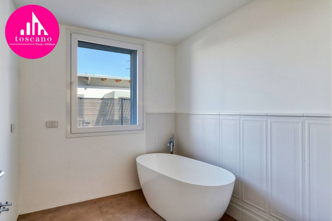 Villa in vendita a Marchirolo