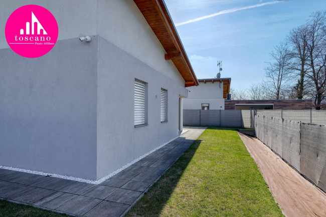 Villa in vendita a Marchirolo