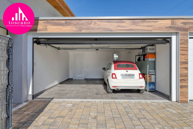 Villa in vendita a Marchirolo