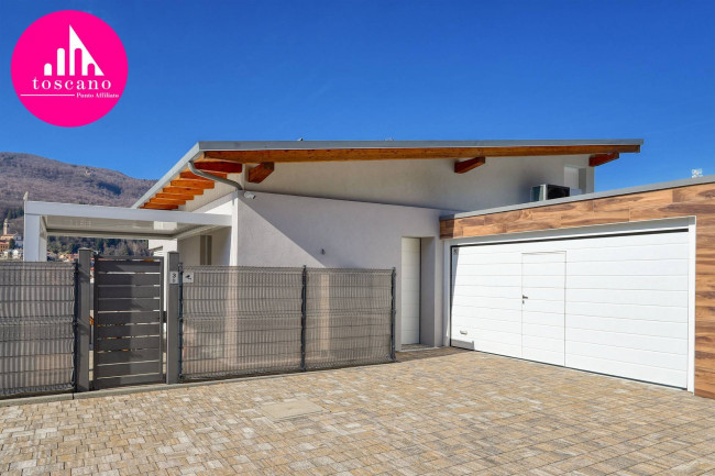 Villa in vendita a Marchirolo