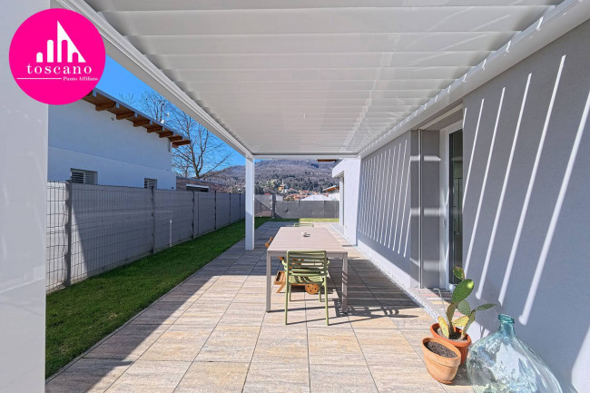 Villa in vendita a Marchirolo