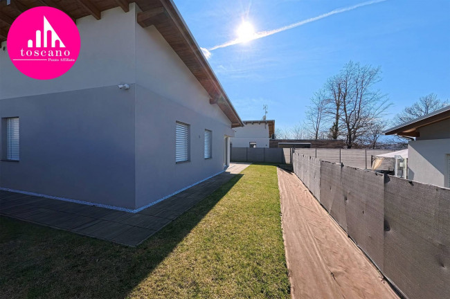 Villa in vendita a Marchirolo