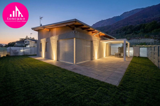 Villa in vendita a Marchirolo