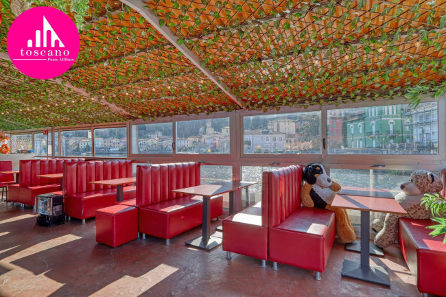 Attività commerciale in vendita a Porto Ceresio