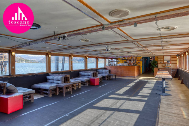 Attività commerciale in vendita a Porto Ceresio