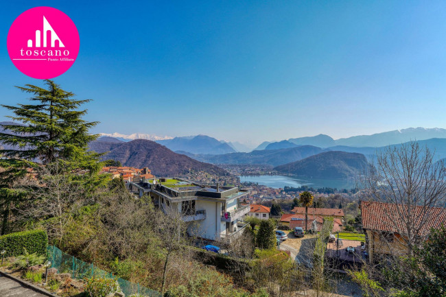 Villa Bifamigliare in vendita a Cadegliano-Viconago