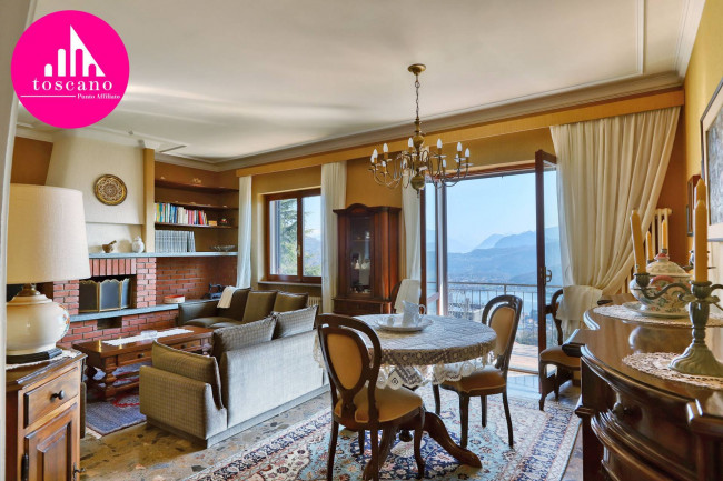 Villa Bifamigliare in vendita a Cadegliano-Viconago