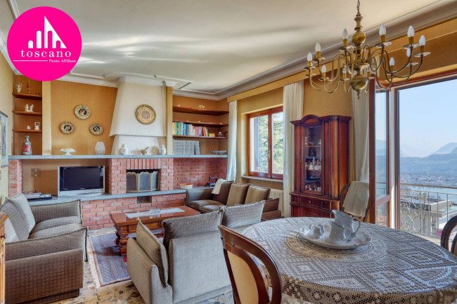 Villa Bifamigliare in vendita a Cadegliano-Viconago