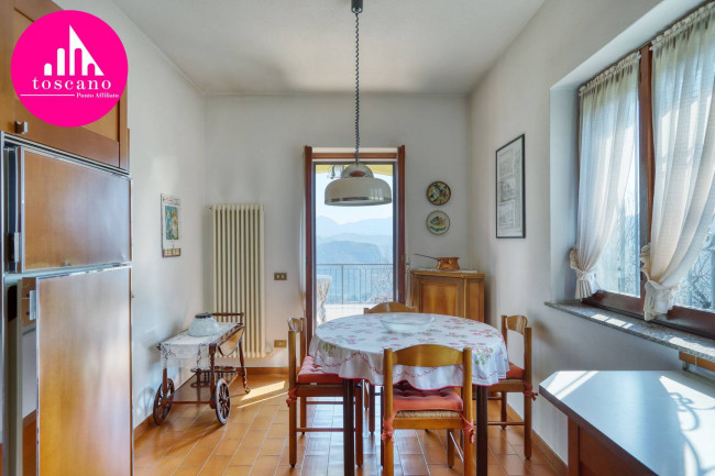 Villa Bifamigliare in vendita a Cadegliano-Viconago