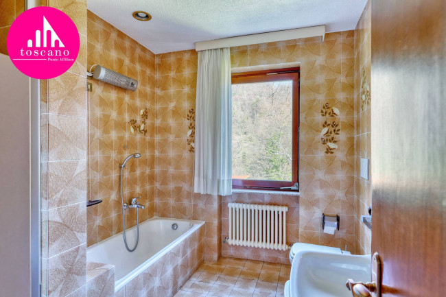 Villa Bifamigliare in vendita a Cadegliano-Viconago