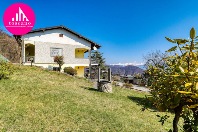 Villa Bifamigliare in vendita a Cadegliano-Viconago