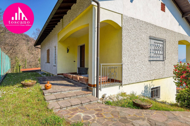 Villa Bifamigliare in vendita a Cadegliano-Viconago