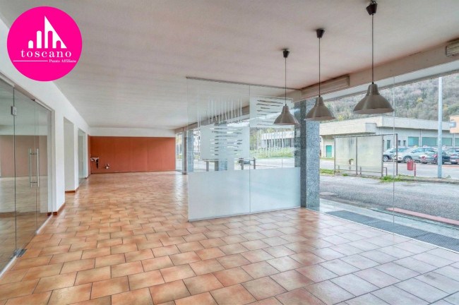 Locale commerciale in vendita a Mesenzana