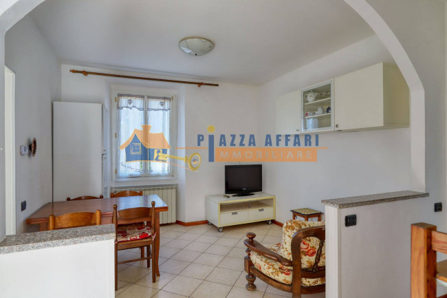 Appartamento in vendita a Caronno Varesino