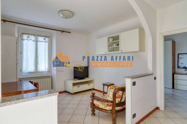 Appartamento in vendita a Caronno Varesino