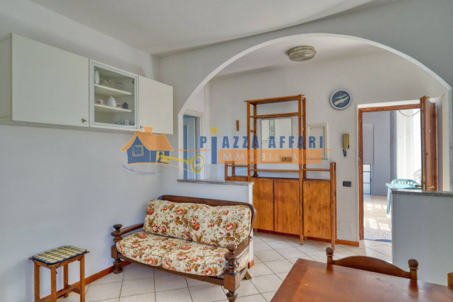 Appartamento in vendita a Caronno Varesino