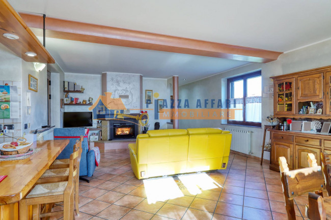 Villa in vendita a Oggiona con Santo Stefano