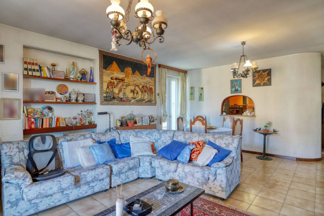 Appartamento in vendita a Marchirolo