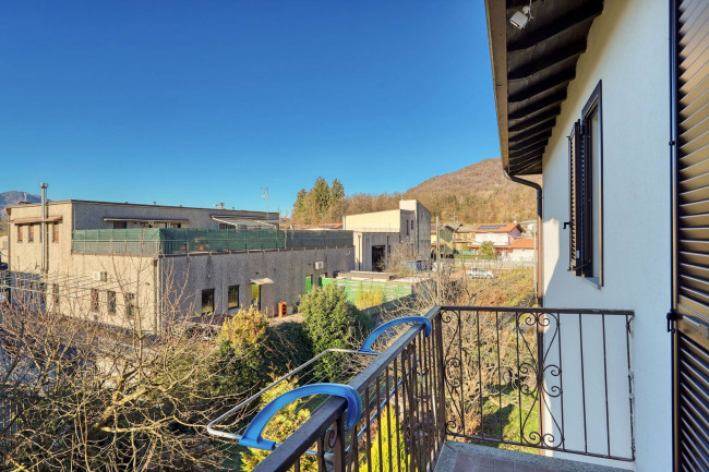 Appartamento in vendita a Marchirolo