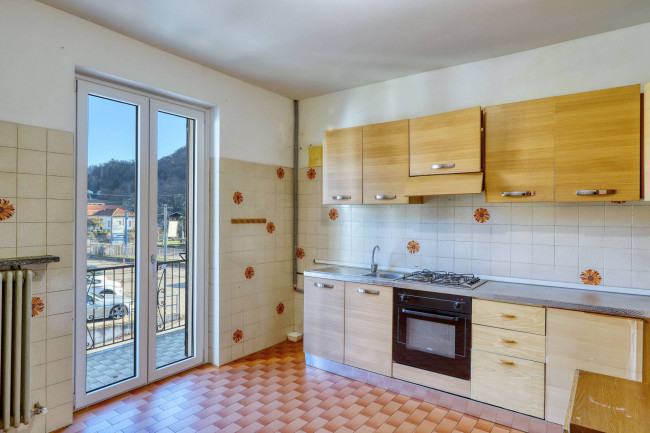 Appartamento in vendita a Marchirolo