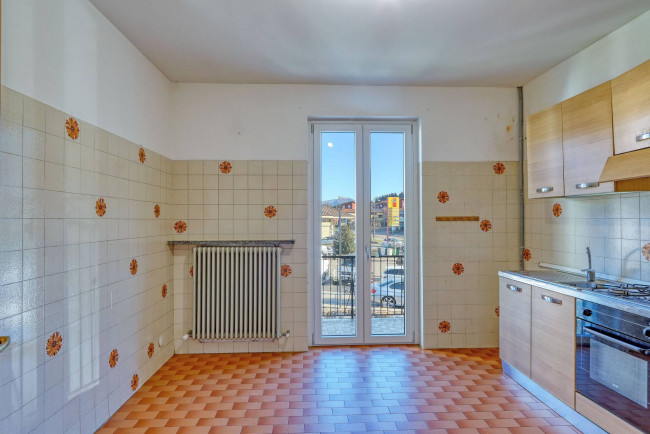 Appartamento in vendita a Marchirolo