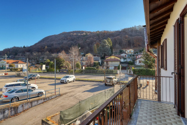 Appartamento in vendita a Marchirolo