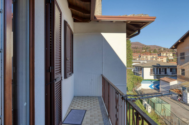 Appartamento in vendita a Marchirolo